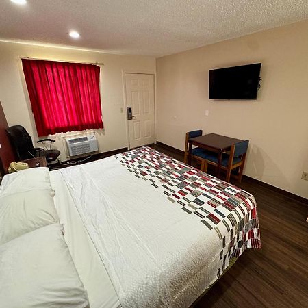 Razorback Inn Rogers Bagian luar foto