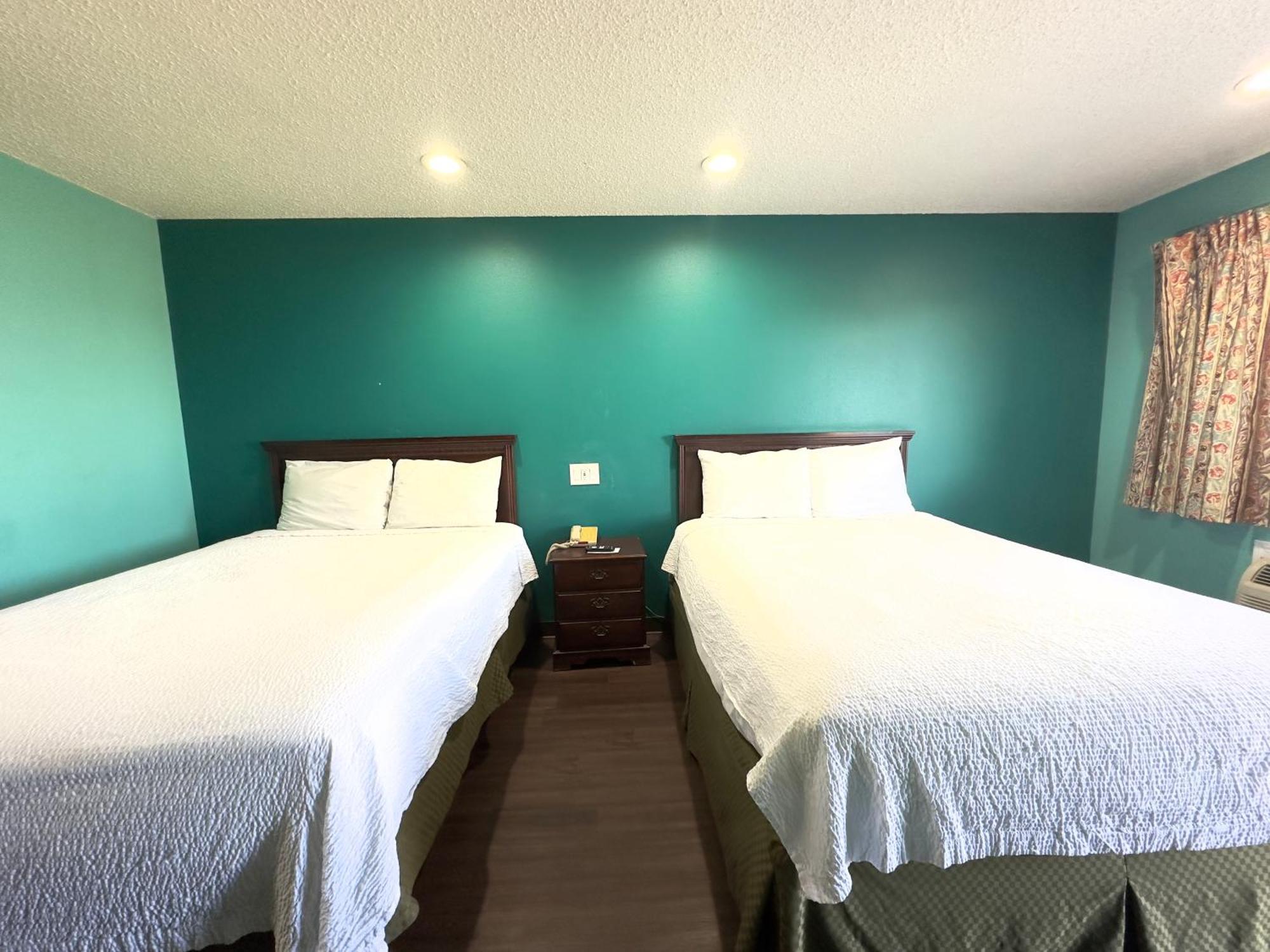 Razorback Inn Rogers Bagian luar foto